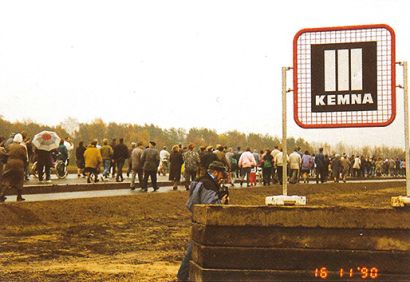 KEMNA-Logo an Grenzübergang 1990